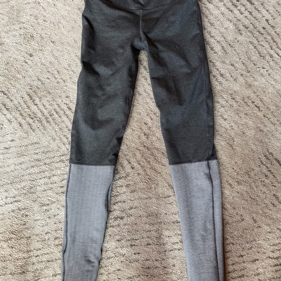 Fabletics leggings EUC - Picture 2 of 4